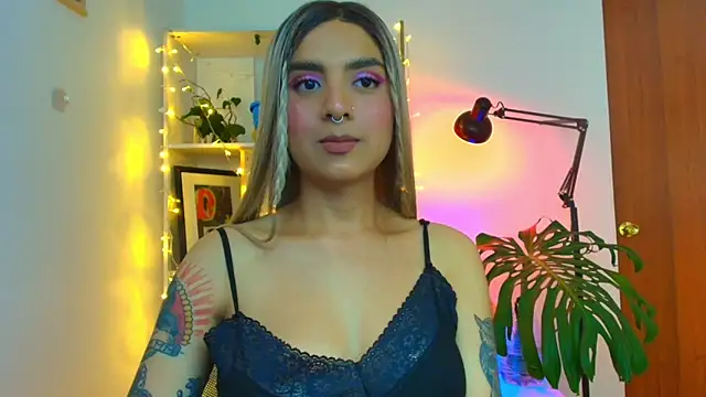 Snapshot of Yeriawaddell_ chatting on 01-28-25, 11:50 Yeriawaddell online show from 01-28-25, 11:50