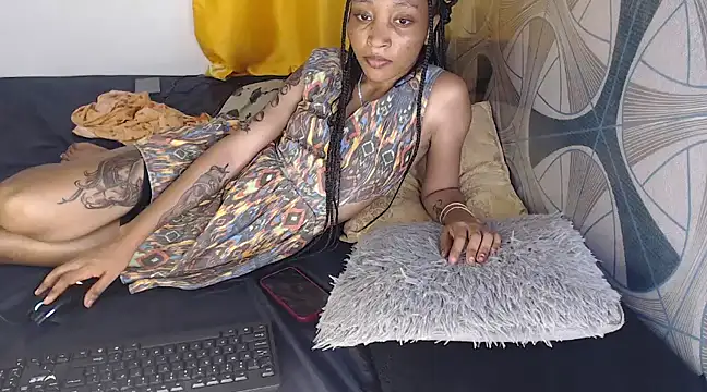 Candiey001 online show from 12-10-24, 06:28