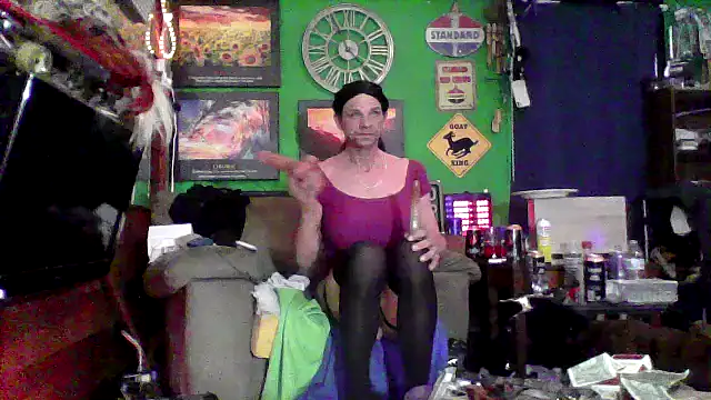 Snapshot of Brooke-lynn chatting on 02-11-25, 04:24 Brooke-lynn online show from 02-11-25, 04:24