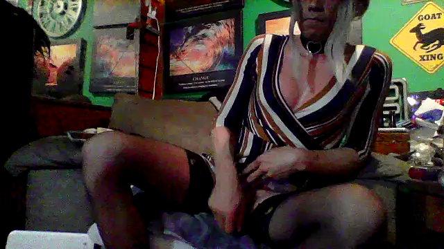 Snapshot of Brooke-lynn chatting on 02-28-25, 06:21 Brooke-lynn online show from 02-28-25, 06:21