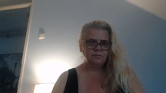 hotladymoon online show from 07-26-26, 08:54