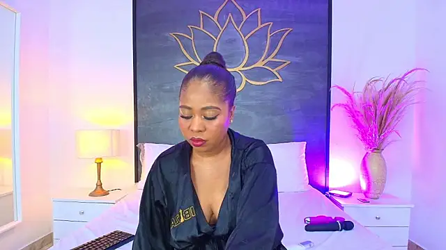 AlisonTravis online show from 04-11-26, 07:29