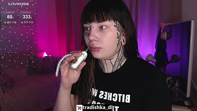 tradishka online show from 11-18-25, 05:45