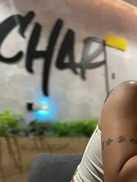 Snapshot of Emilia_Bakerr chatting on 12-20-24, 06:13 Emilia Bakerr online show from 12-20-24, 06:13