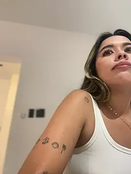 Snapshot of Emilia_Bakerr chatting on 01-16-25, 07:20 Emilia Bakerr online show from 01-16-25, 07:20