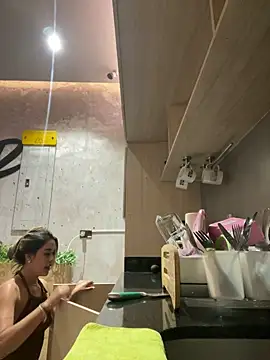 Snapshot of Emilia_Bakerr chatting on 01-29-25, 06:39 Emilia Bakerr online show from 01-29-25, 06:39