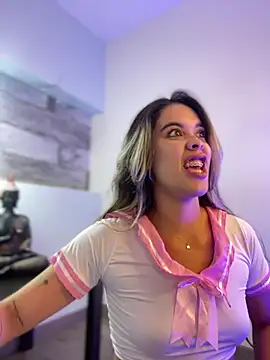 Snapshot of Emilia_Bakerr chatting on 02-17-25, 09:08 Emilia Bakerr online show from 02-17-25, 09:08