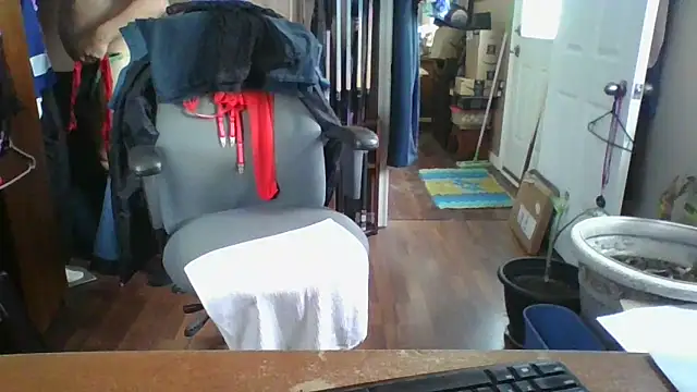 Snapshot of Daremeknot chatting on 02-19-25, 02:55 Daremeknot online show from 02-19-25, 02:55