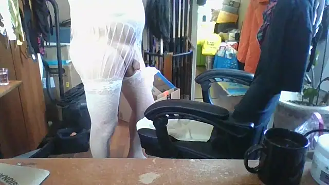 Snapshot of Daremeknot chatting on 03-04-26, 04:24 Daremeknot online show from 03-04-26, 04:24