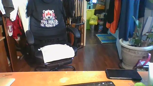 Snapshot of Daremeknot chatting on 03-13-26, 01:51 Daremeknot online show from 03-13-26, 01:51