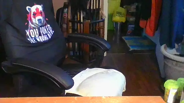 Snapshot of Daremeknot chatting on 03-14-26, 11:10 Daremeknot online show from 03-14-26, 11:10