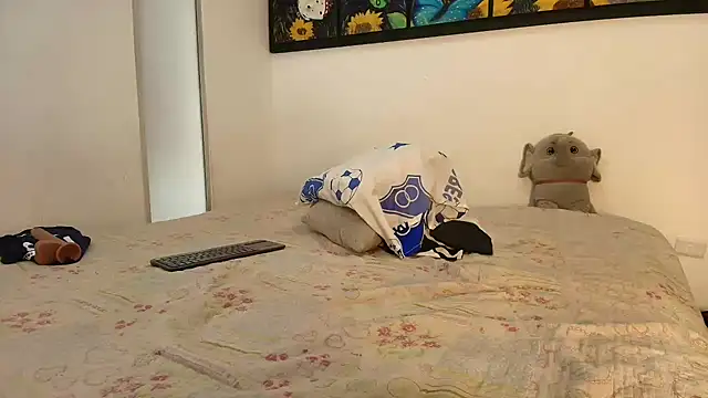 Snapshot of MrsFoucher chatting on 12-02-25, 02:23 MrsFoucher online show from 12-02-25, 02:23