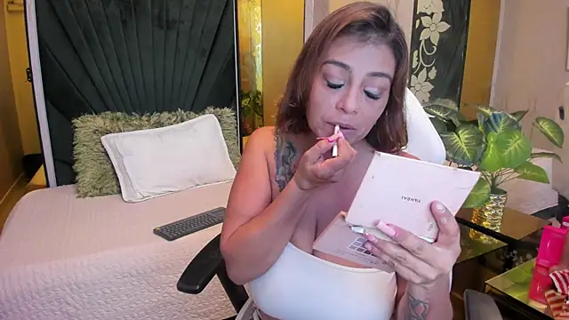 MrsFoucher online show from 06-19-26, 09:29