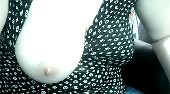 Snapshot of Lucinka1 chatting on 01-15-25, 04:00 Lucinka1 online show from 01-15-25, 04:00