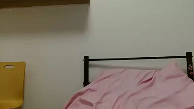 Snapshot of Lucinka1 chatting on 12-19-25, 08:16 Lucinka1 online show from 12-19-25, 08:16