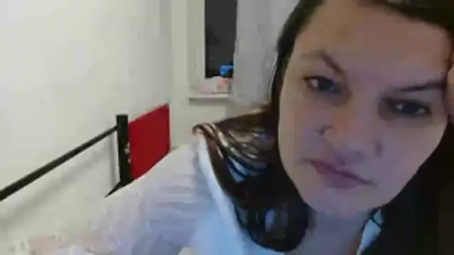 Snapshot of Lucinka1 chatting on 01-19-26, 04:00 Lucinka1 online show from 01-19-26, 04:00