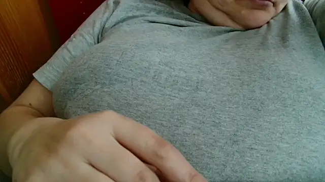 Snapshot of Lucinka1 chatting on 03-20-26, 02:11 Lucinka1 online show from 03-20-26, 02:11