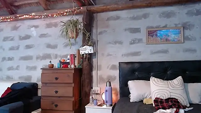 Snapshot of nenamalanenamala chatting on 10-30-25, 05:35 nenamalanenamala online show from 10-30-25, 05:35