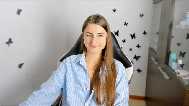 Snapshot of PumpkinCutiePie chatting on 10-08-25, 01:31 PumpkinCutiePie online show from 10-08-25, 01:31