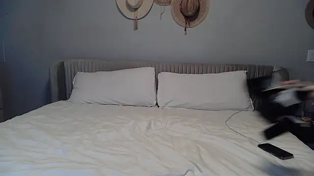 Snapshot of cumoncandy69 chatting on 11-10-25, 05:39 cumoncandy69 online show from 11-10-25, 05:39