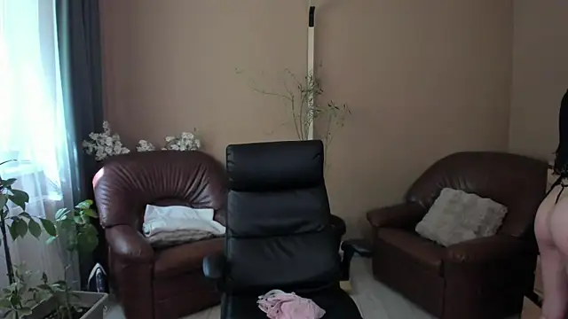 KaylaLaine online show from 05-11-26, 07:14