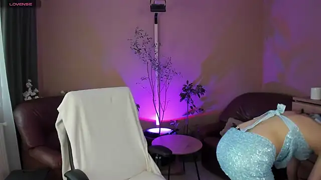 KaylaLaine online show from 06-05-26, 06:52