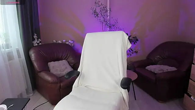 KaylaLaine online show from 06-13-26, 07:39