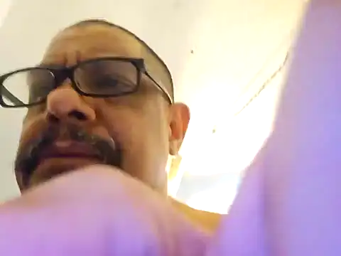 Snapshot of anyway2cum chatting on 01-15-25, 07:44 anyway2cum online show from 01-15-25, 07:44