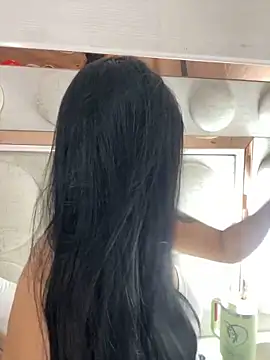 lucianaroy online show from 03-17-25, 01:03