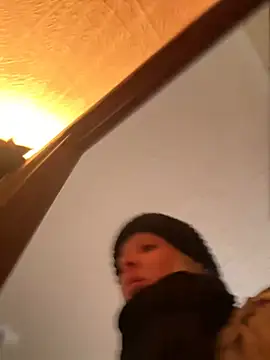 LikaCat online show from 12-19-24, 04:13