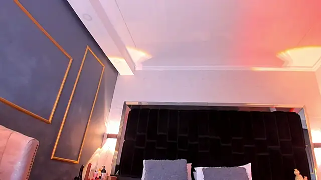 Snapshot of NikkySmiith chatting on 02-18-25, 01:44 NikkySmiith online show from 02-18-25, 01:44