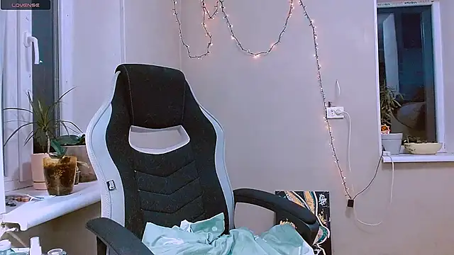 Snapshot of RosaJil chatting on 11-27-25, 02:52 RosaJil online show from 11-27-25, 02:52