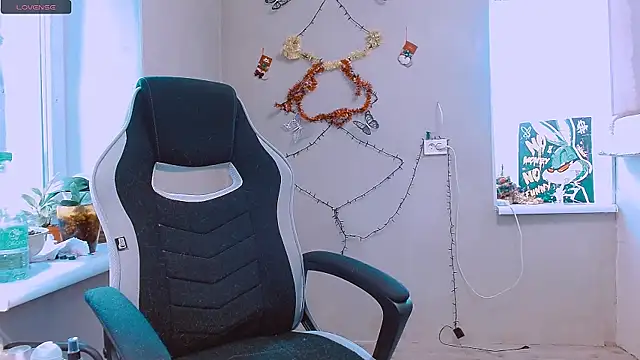 Snapshot of RosaJil chatting on 12-15-25, 12:20 RosaJil online show from 12-15-25, 12:20