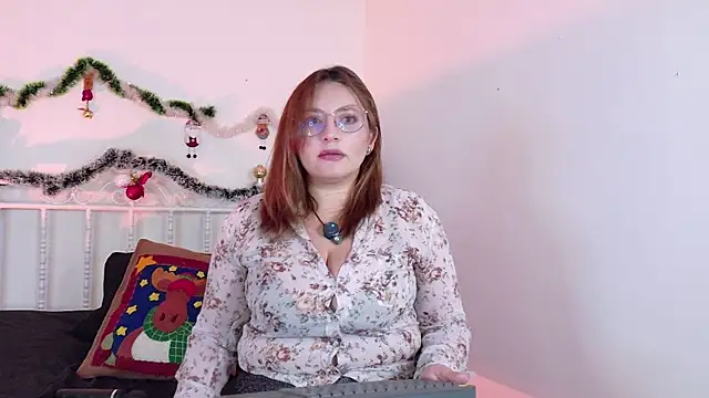 Snapshot of merlyna1 chatting on 12-20-25, 05:14 merlyna1 online show from 12-20-25, 05:14