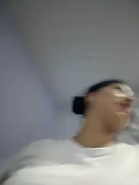 Snapshot of MarianaBenz chatting on 03-09-25, 12:00 MarianaBenz online show from 03-09-25, 12:00