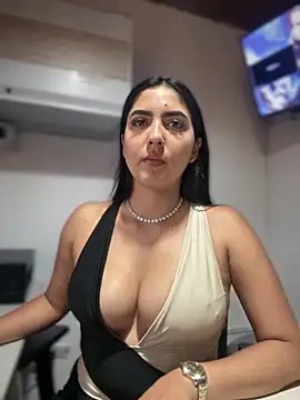 Snapshot of MarianaBenz chatting on 11-03-25, 12:24 MarianaBenz online show from 11-03-25, 12:24