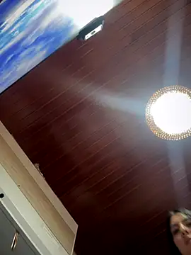 Snapshot of MarianaBenz chatting on 12-16-25, 12:04 MarianaBenz online show from 12-16-25, 12:04