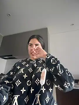 Snapshot of MarianaBenz chatting on 02-17-26, 03:19 MarianaBenz online show from 02-17-26, 03:19