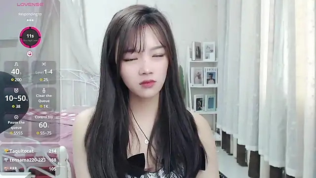 Snapshot of Jenny-Z chatting on 02-28-25, 05:15 Jenny-Z online show from 02-28-25, 05:15