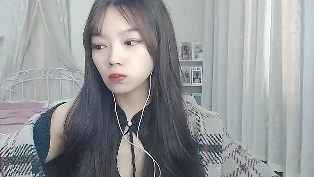 Snapshot of Jenny-Z chatting on 11-19-25, 02:22 Jenny-Z online show from 11-19-25, 02:22