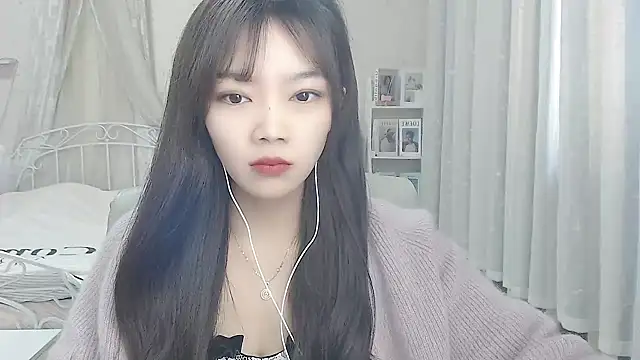 Snapshot of Jenny-Z chatting on 11-30-25, 02:15 Jenny-Z online show from 11-30-25, 02:15