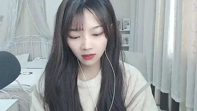 Snapshot of Jenny-Z chatting on 12-16-25, 02:27 Jenny-Z online show from 12-16-25, 02:27