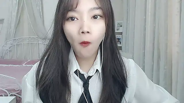 Snapshot of Jenny-Z chatting on 02-07-26, 02:04 Jenny-Z online show from 02-07-26, 02:04