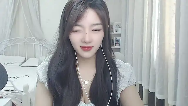 Snapshot of Jenny-Z chatting on 04-28-26, 02:27 Jenny-Z online show from 04-28-26, 02:27