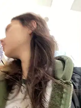 QuitieLia online show from 12-06-24, 08:15