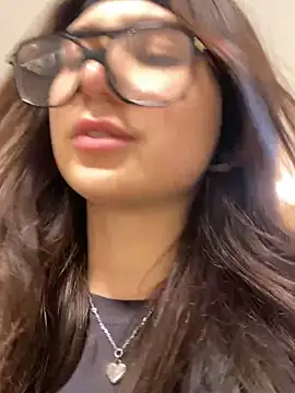 QuitieLia online show from 12-06-24, 02:17