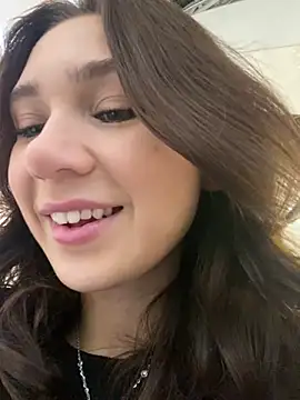 QuitieLia online show from 12-10-24, 03:22