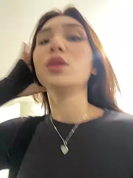 QuitieLia online show from 12-12-24, 03:27