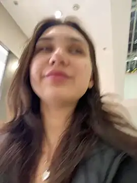 QuitieLia online show from 12-23-24, 03:12