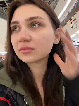 QuitieLia online show from 12-27-24, 03:15